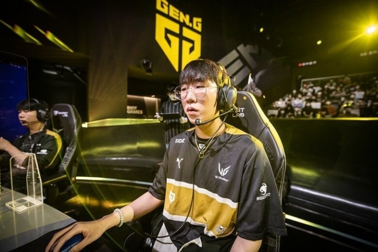 优秀青年才 优秀青年才