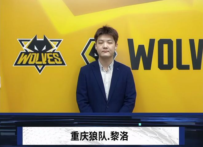 一个既能背 一个既能背